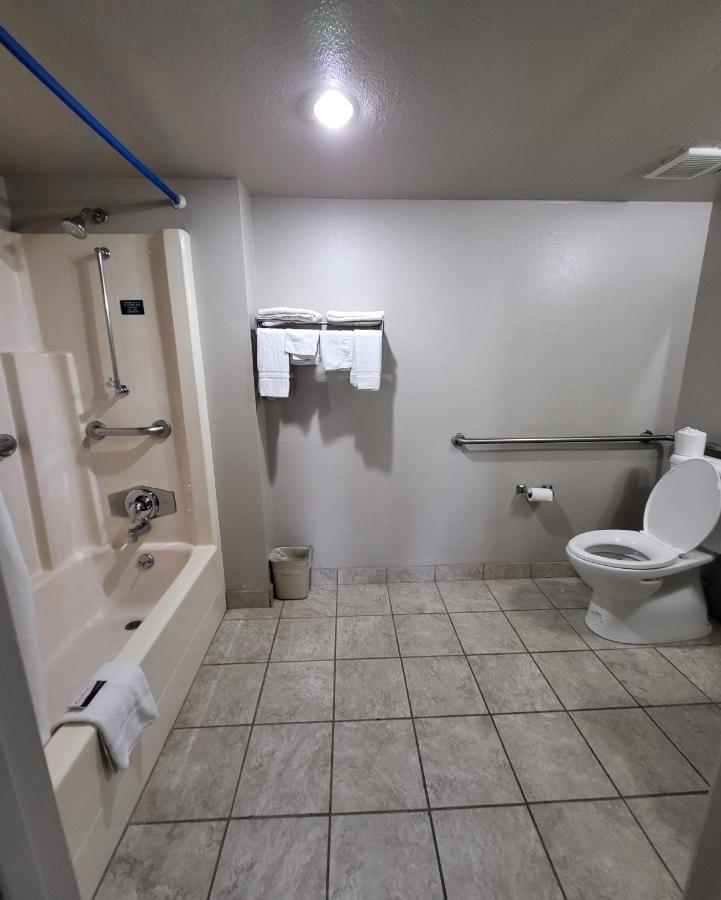 Hallmark Inn And Suites San Antonio Bagian luar foto