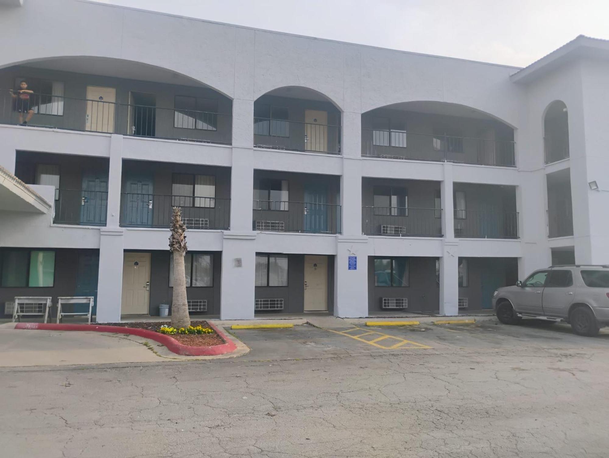 Hallmark Inn And Suites San Antonio Bagian luar foto